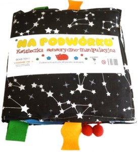 NA PODWÓRKU.KSIĄŻECZKA SENSORYCZNO-MANIPULACYJNA