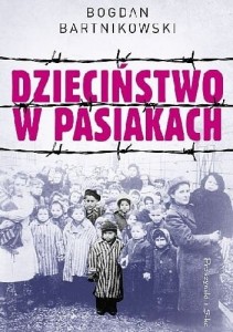 DZIECIŃSTWO W PASIAKACH