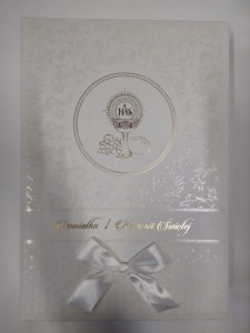 PAMIĄTKA CHRZTU/KOMUNII W PUDEŁKU